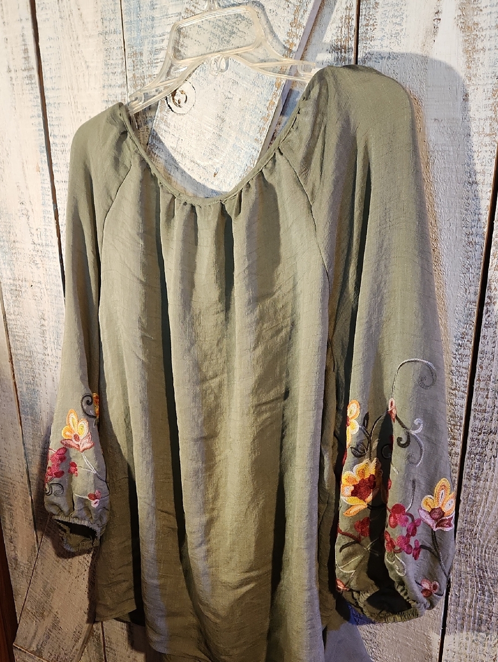 NYCC 3X  Sage Green Top With Beautiful Embrodery On Sleeves  Boho Cottagecore - Picture 4 of 4